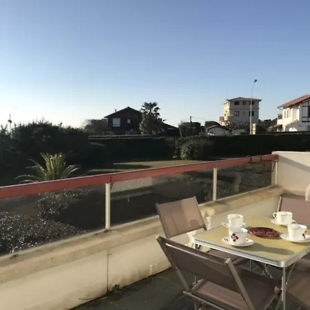 Les Terrasses De Marbella : Vacances Avec Terrasse Apercu Mer A 300m Des Plages * Biarritz
